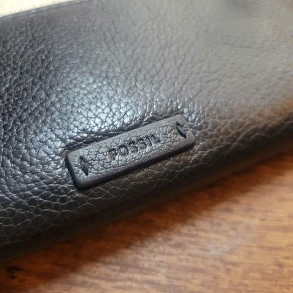Fossil Wallet Black & White Leaher - 16 card slots, zip pocket, 2 side pockets - Picture 4 of 8